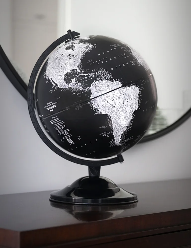 Globe de bureau Replogle Wells 12 pouces, sphère noire et blanche sur un méridien demi-cercle et une base en métal