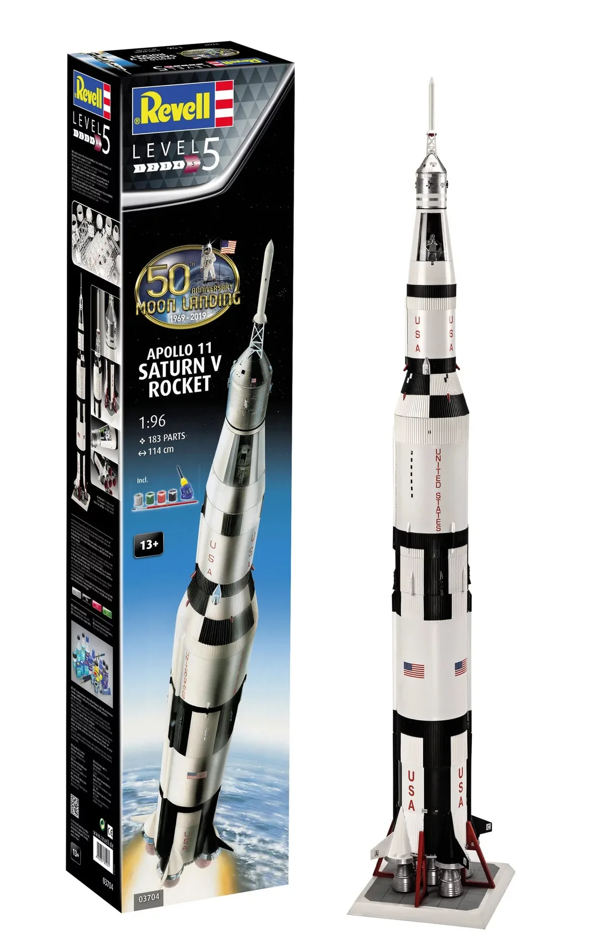 Boîte du coffret Revell Apollo 11 Saturn V au 1:96 et la fusée montée sur son socle